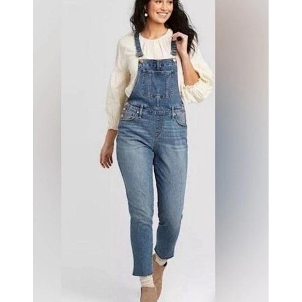 Universal Thread Womens Denim Overalls Medium Wash Raw Hem Blue Size 8/29R